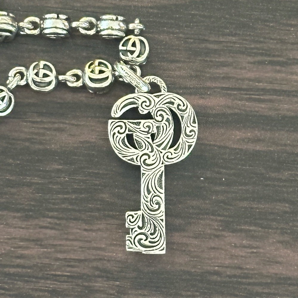 Gucci
GG Marmont key pendant necklace - Picture 5 of 7